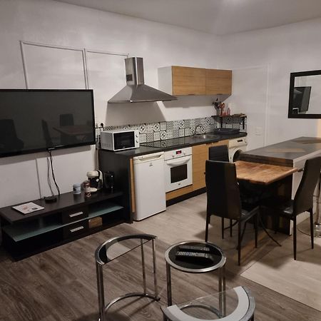 Gite Pour Professionnels En Deplacement - Centre Ville - Parking Gratuit Bellac Buitenkant foto