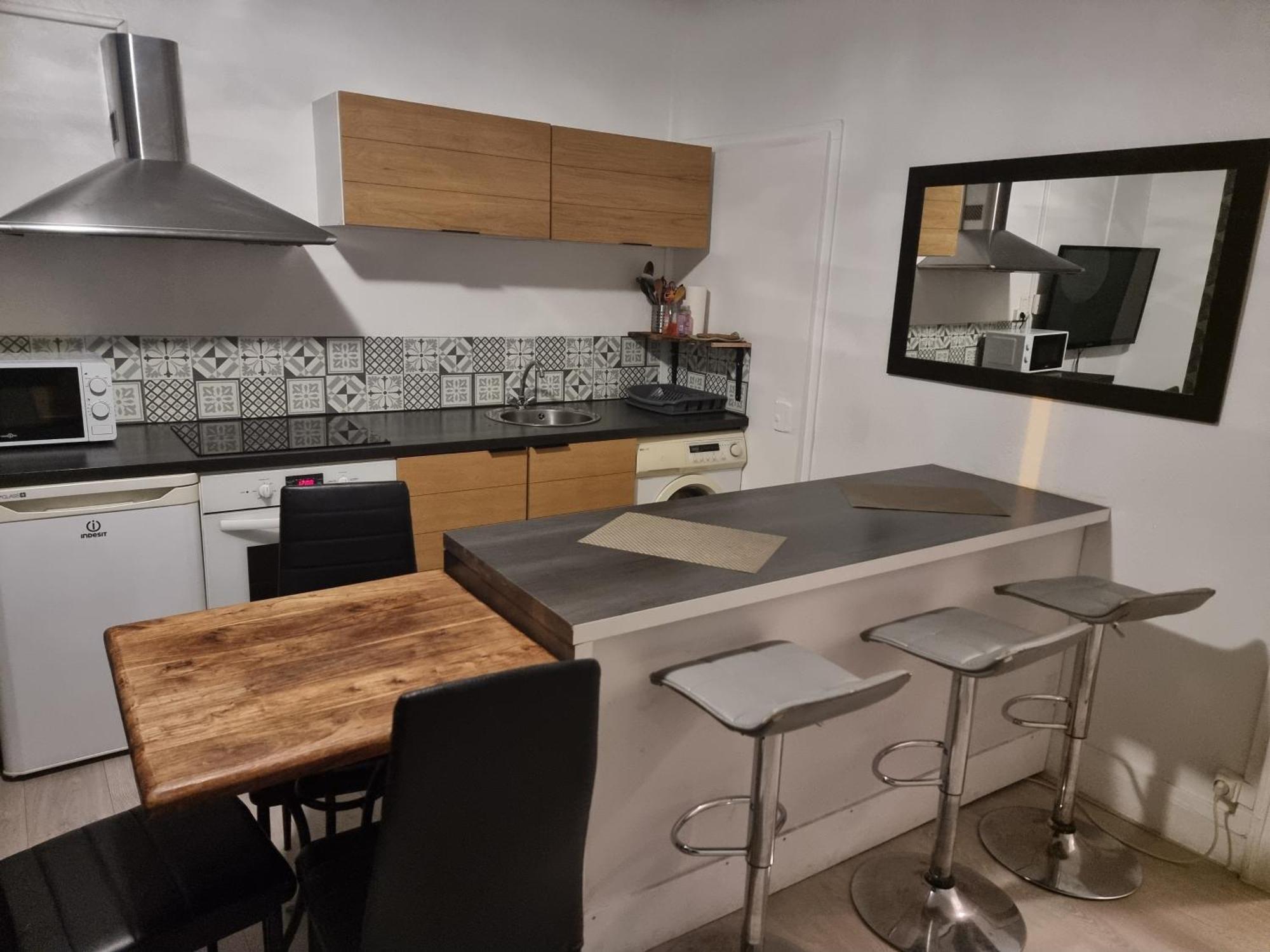Gite Pour Professionnels En Deplacement - Centre Ville - Parking Gratuit Bellac Buitenkant foto