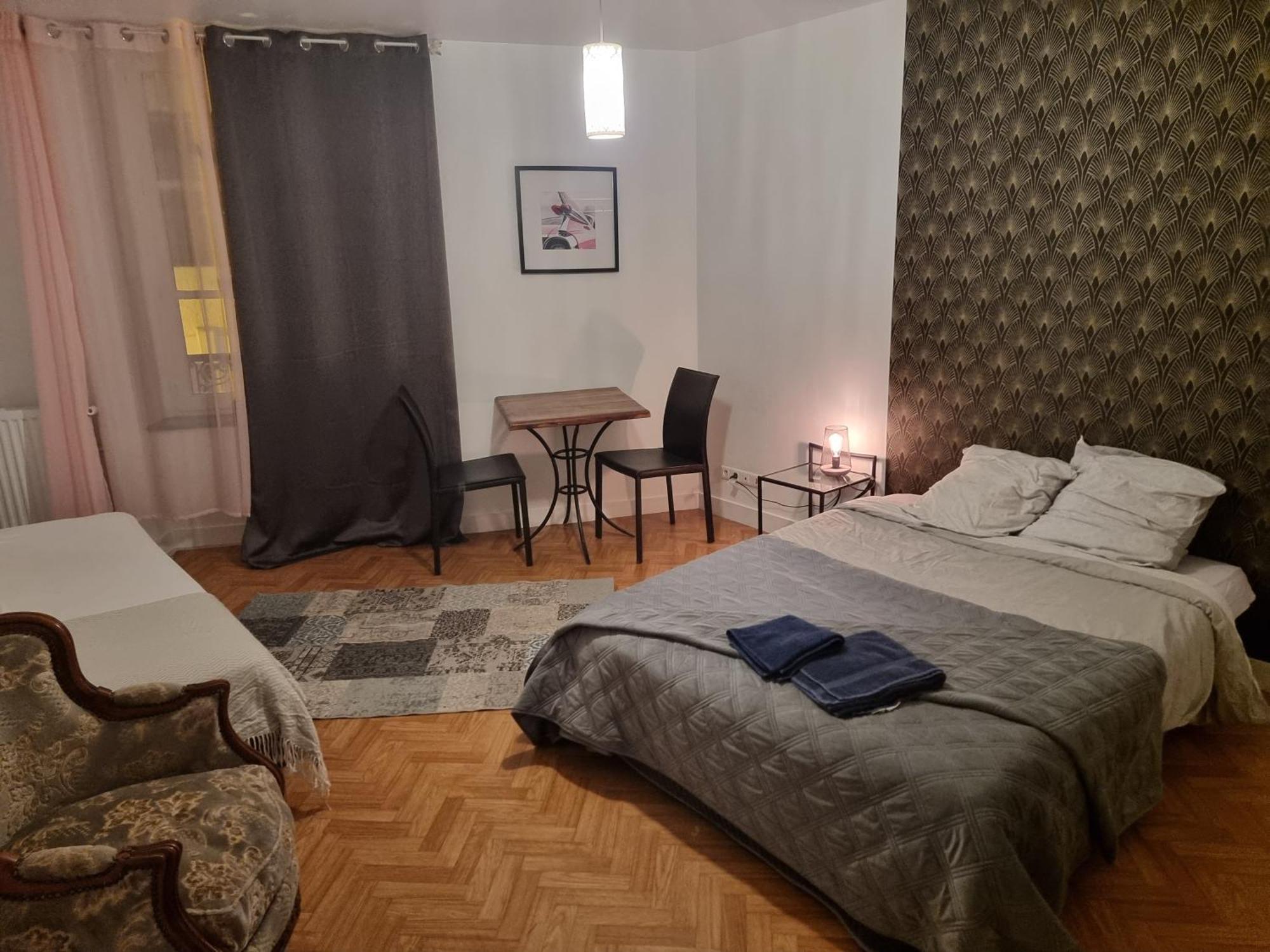 Gite Pour Professionnels En Deplacement - Centre Ville - Parking Gratuit Bellac Buitenkant foto